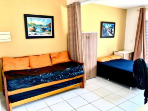 Apartamento studio em prédio de frente ao mar Massaguaçu Caraguatatuba